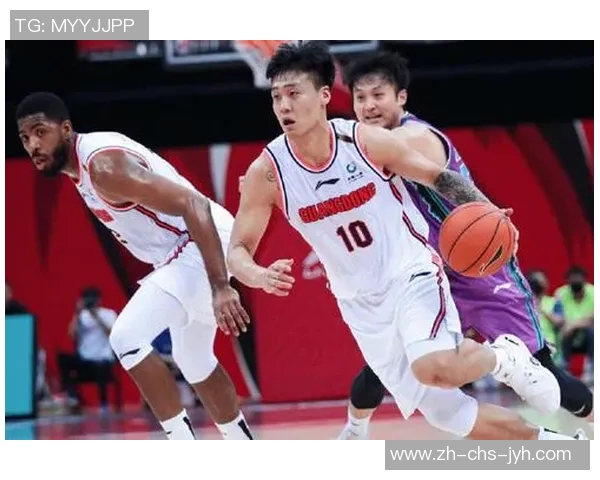 广州龙狮与广东宏远激战正酣谁将赢得这场篮球巅峰对决